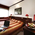 فندق Dante Family 4*