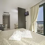 فندق Dante Family 4*