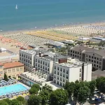 فندق Dante Family 4*