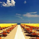 فندق Dante Family 4*