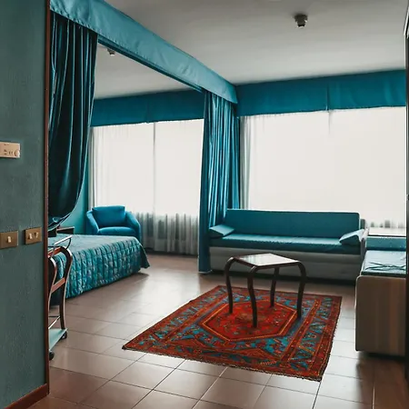 Hotel Dante Family