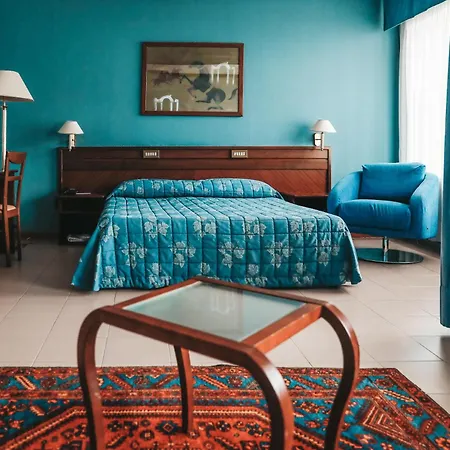 Hotel Dante Family 4*