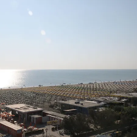 Hotel Dante Family 4*