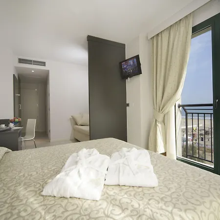 Hotel Dante Family 4*