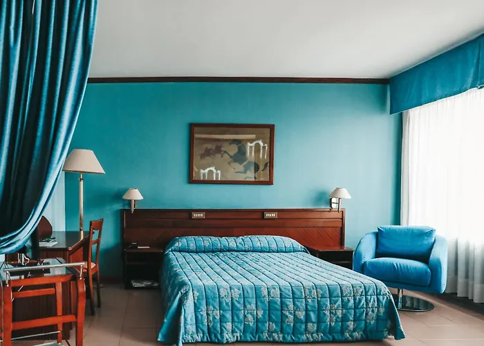 Hotel Dante Family 4*