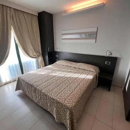 Hotel Dante Family