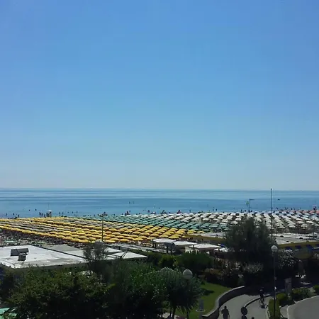 Hotel Dante Family 4*