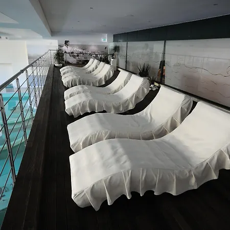 ホテル Dante Family 4*