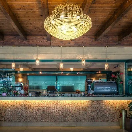 Dante Family 酒店 切尔维亚