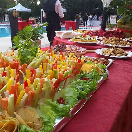 Dante Family 酒店 4*