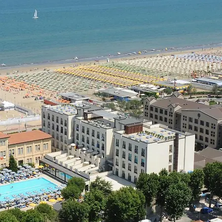 Hotel Dante Family 4*