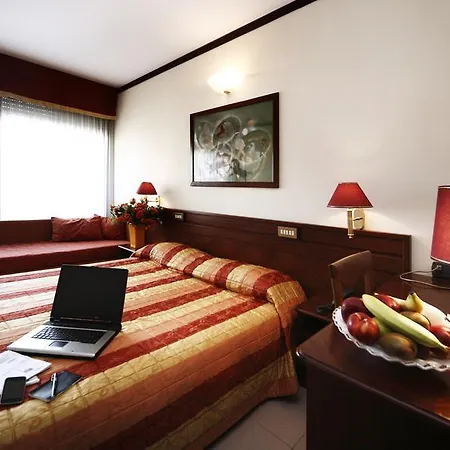 Hotel Dante Family