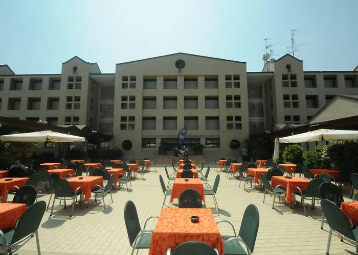 Hotel Dante Family
