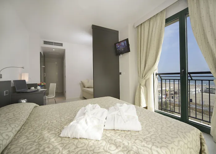 Hotel Dante Family 4*